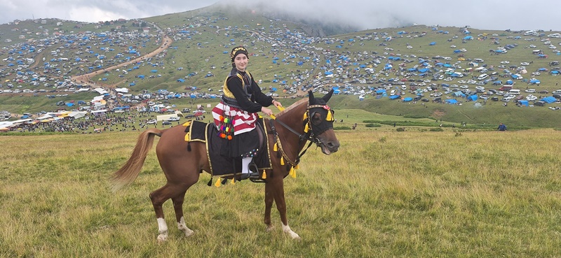 Ağasarın Atlı Çepni Kızı Gönüllere Dokundu